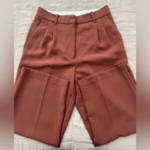 Like new ARITZIA Wilfred Effortless Crop pants size 8!
